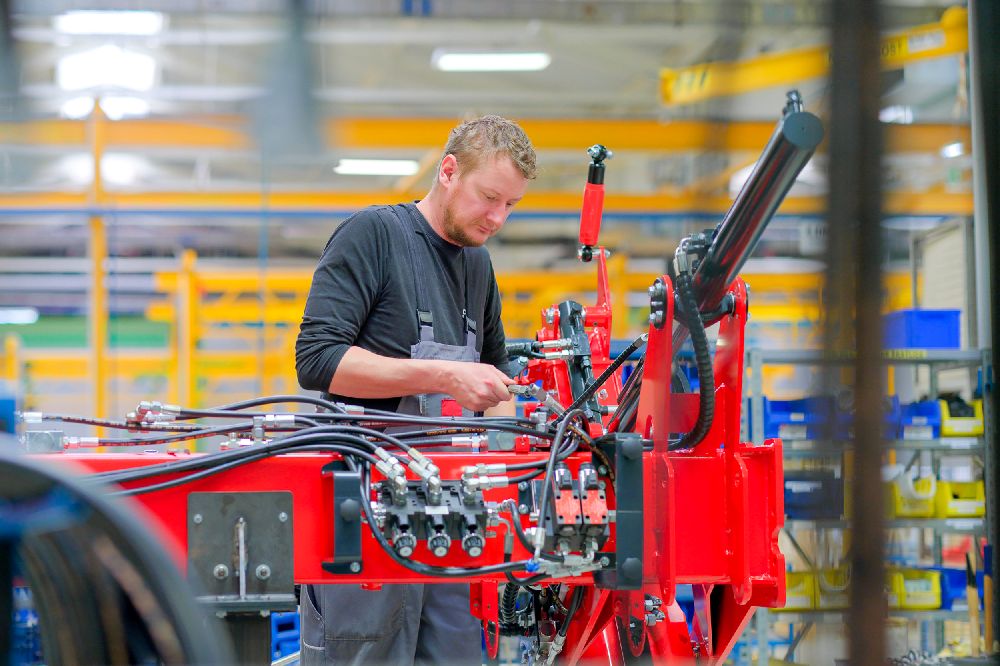 SIP proizvodni procesi in materiali